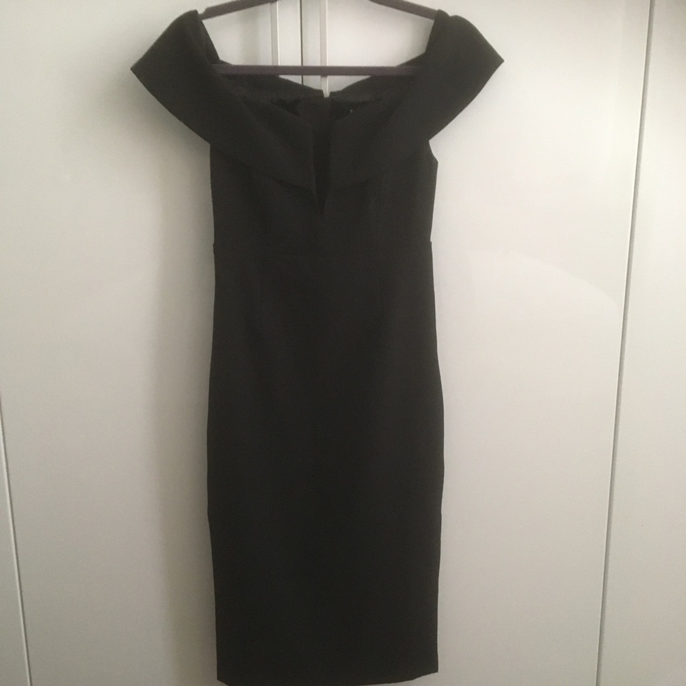 Bardot off-the-shoulder fitted black dress - Picture 2 of 7